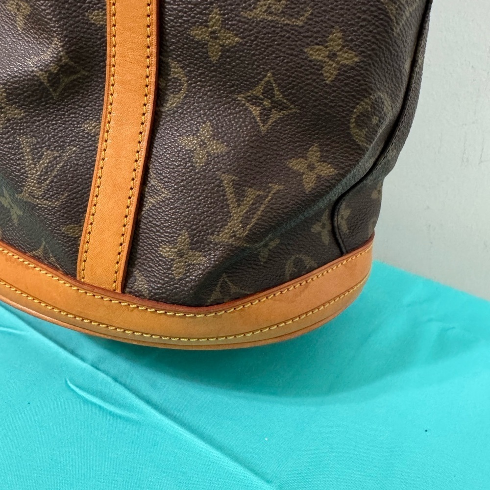 Louis Vuitton Monogram Bucket Tote GM with Pouch - Picture 7 of 16